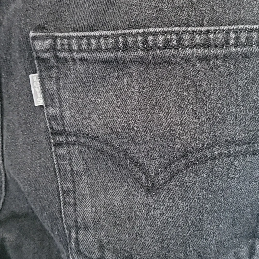 Levi's Silver Tab, boys 14 Reg, W27, L29. Black NWT. Loose fit.